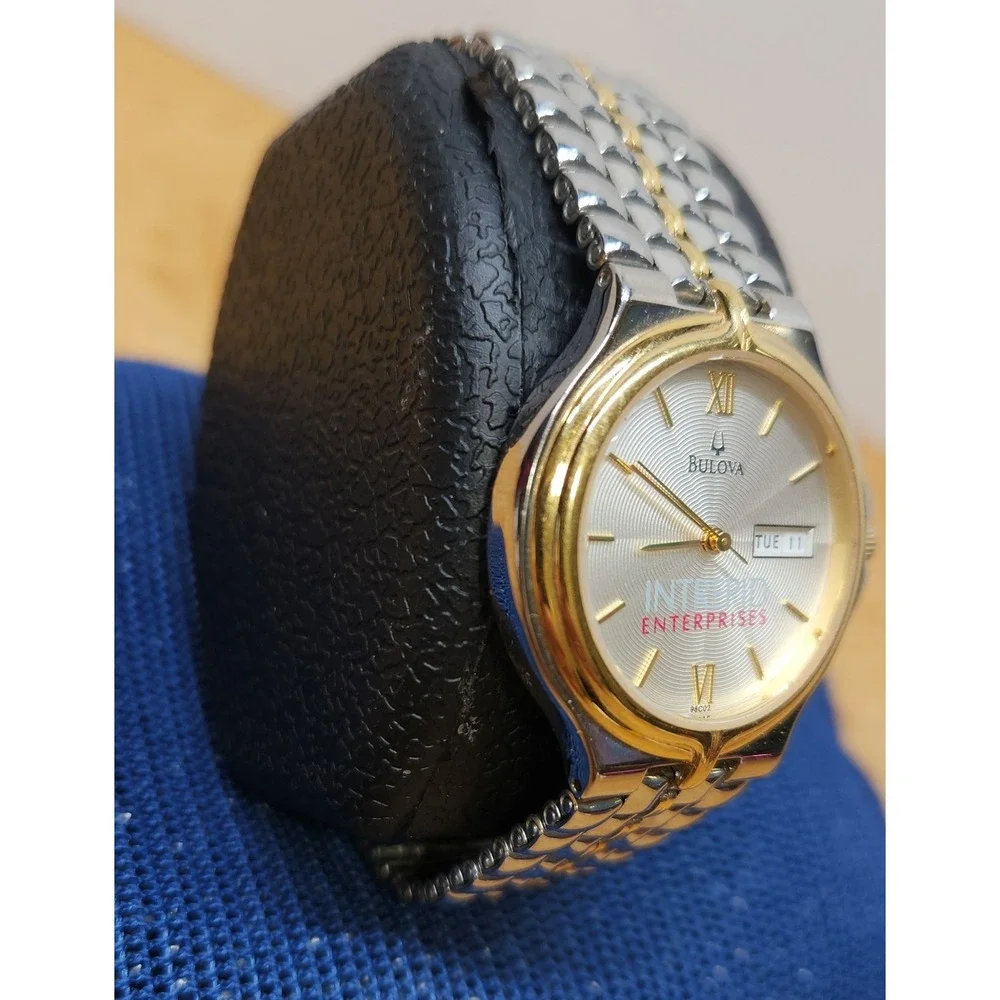 Bulova 98C02 Two Tone Silver Gold Day Date Watch Stainless Steel C876733 works